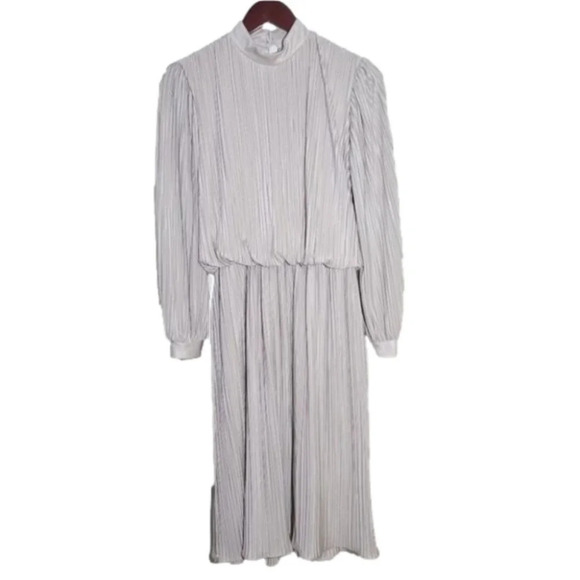 ❤️ 3 for $35 VINTAGE Daniel marshall champagne long sleeve pleat flowy dress S - Picture 1 of 14